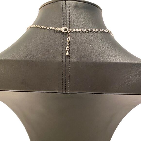 Beautiful Red & Silver Essential Oil Necklace. - Picture 5 of 7